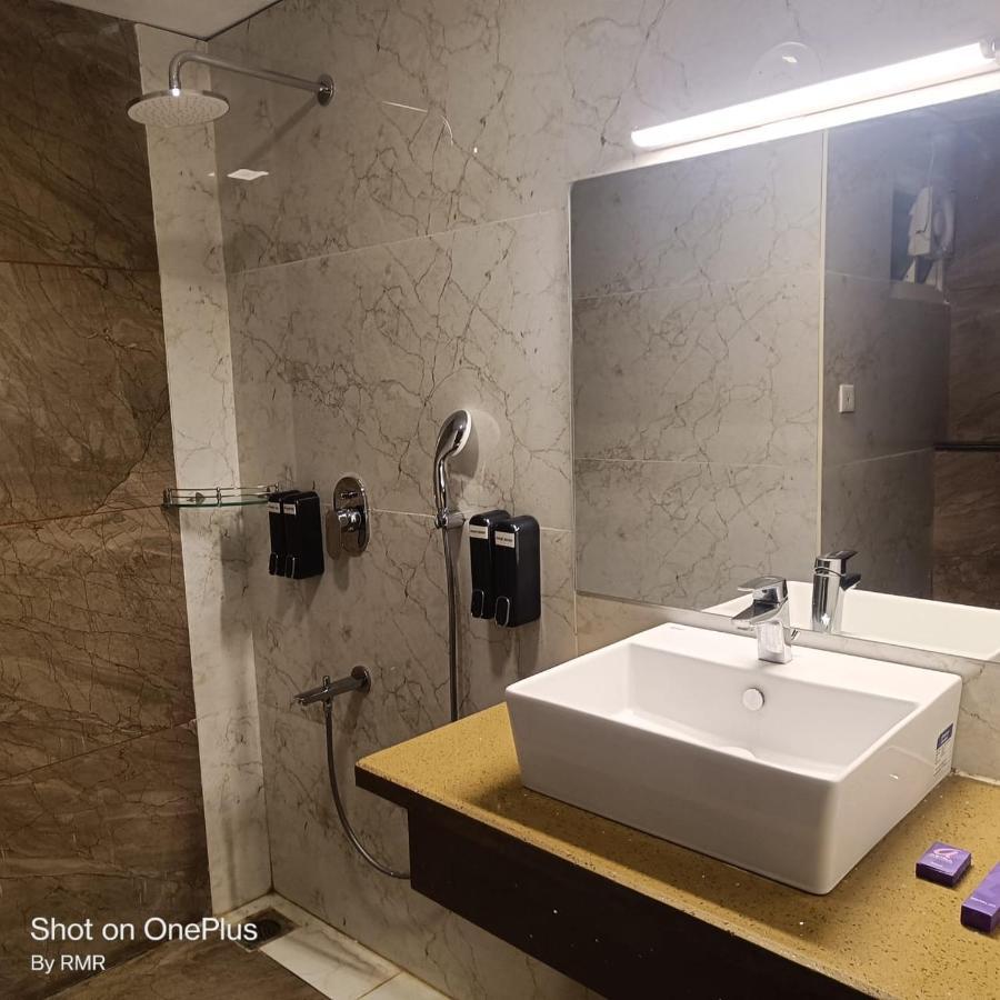 Astra Hotels & Suites Whitefield Near To Nallurahalli Metro Station And Ktpo Bangalore Eksteriør billede