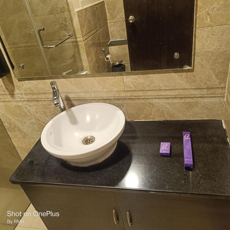 Astra Hotels & Suites Whitefield Near To Nallurahalli Metro Station And Ktpo Bangalore Eksteriør billede